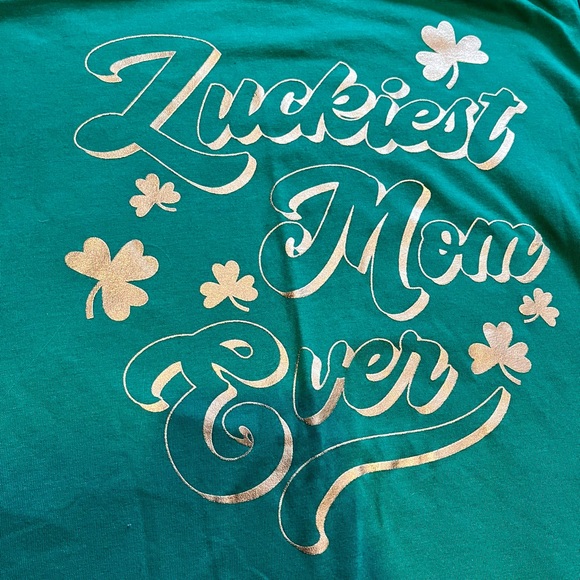 Luckiest Mom Ever St. Patrick’s Day Irish ☘️ T-Shirt - Picture 2 of 5